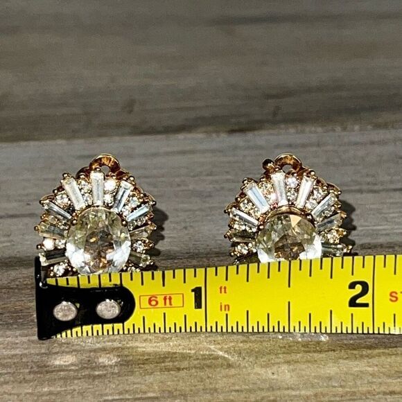 True Decadence Oval Vintage Rhinestone Clip Earrings Gold Tone Chunky Embellish - Picture 3 of 8